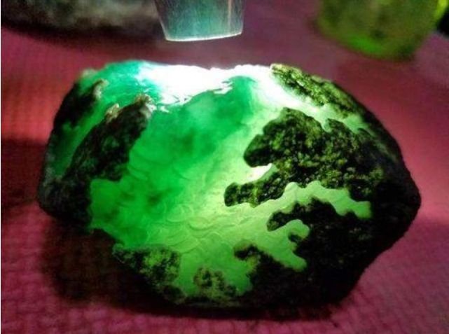 翡翠|全是干货！教你四看识别和田玉籽料，五看识别真假翡翠