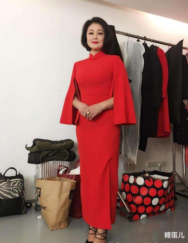 孟瑶|倪萍再怎么减肥证明年轻，脸上皱纹是事实，衬得于月仙好年轻！