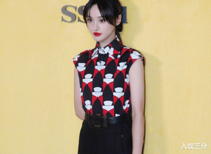 郑爽|郑爽活动生图曝光,失去美颜滤镜下的她,这状态确定我真没眼花?