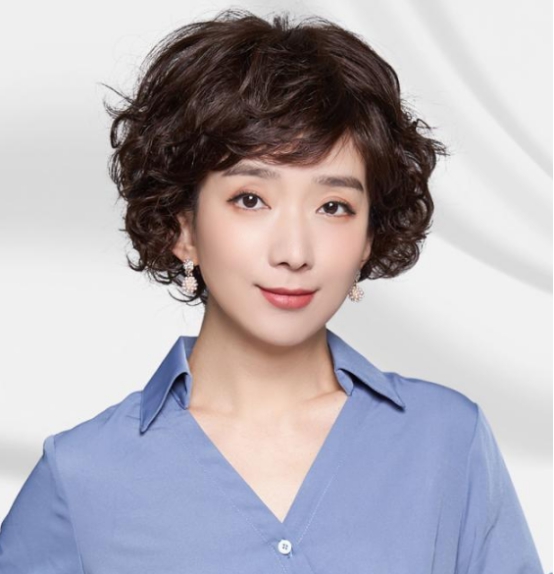 短发|建议50岁以上的女人，尽量留短发不要留长发，主要是有这3点原因