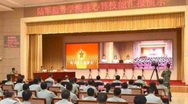 军人▲他年仅8岁就被特招入伍，我国最小的现役军官，战场上发挥大作用