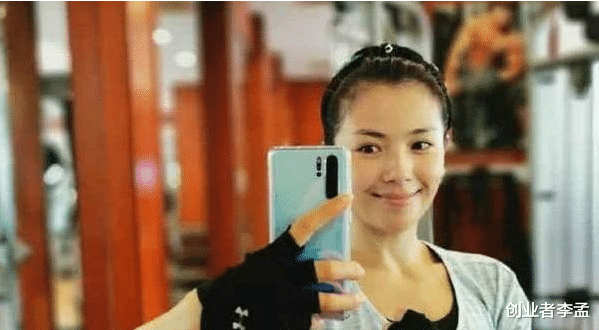 『华为』你觉得华为P40Pro继续沿用华为P30Pro外观设计,你觉得会大卖吗?