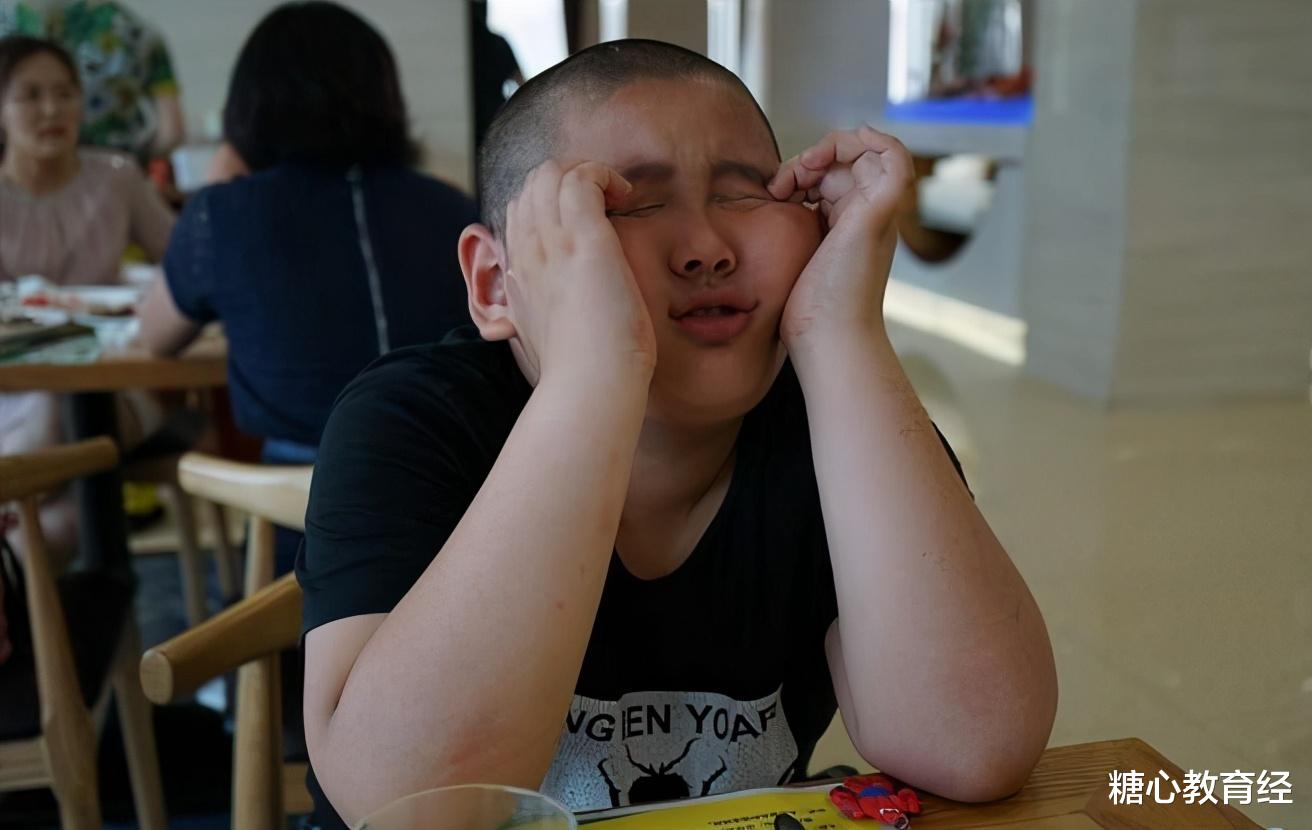 请假条|小学生请假条火了，老师看后哭笑不得，父母气得直跺脚