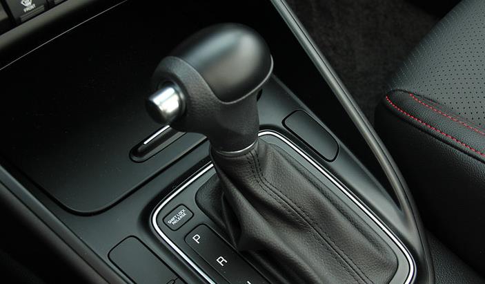 起亚汽车：最便宜的起亚家用MPV来了！2.0升动力+6AT，落地价与卡罗拉看齐！