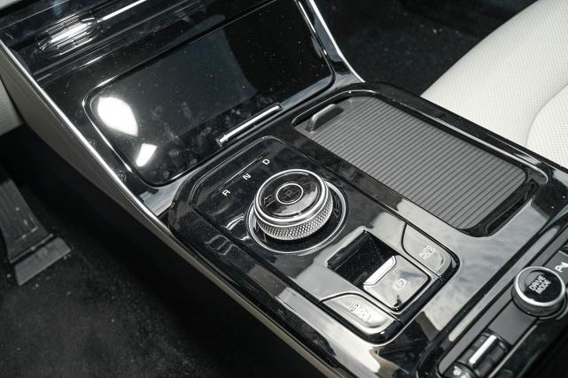 吉利|B级车领域最强搅局者，轴距超过迈腾，比雅阁漂亮，关键还不贵