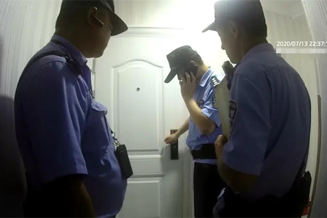 浙样的生活|深夜，杭州姑娘叫了份外卖想试试男友，结果警察来了！