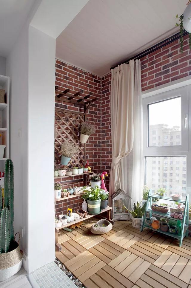 |118㎡北欧风三居室,吧台书房太实用,原来阳台可以这么漂亮