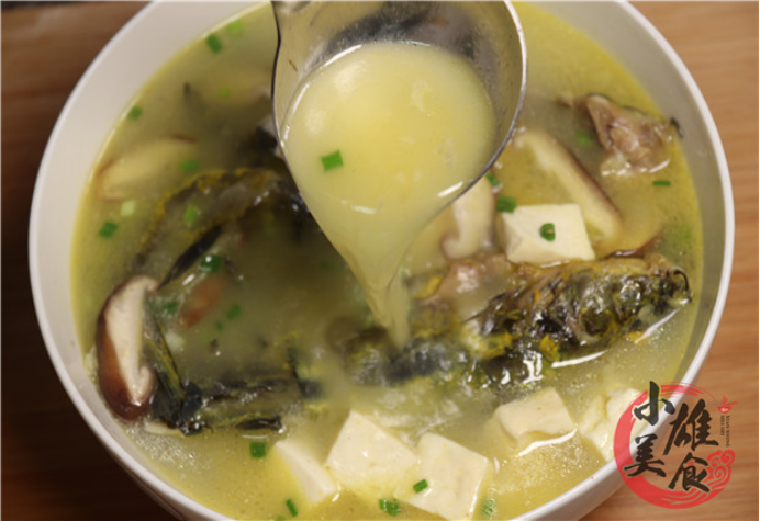 鱼汤@不管炖什么鱼，都不要放这“2种料味”，做不对鱼又腥又难喝