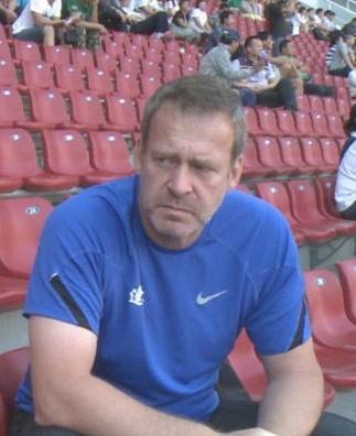 「世界纪录」永久世界纪录!世界冠军投104.8米,差点打中观众田联无奈改规则