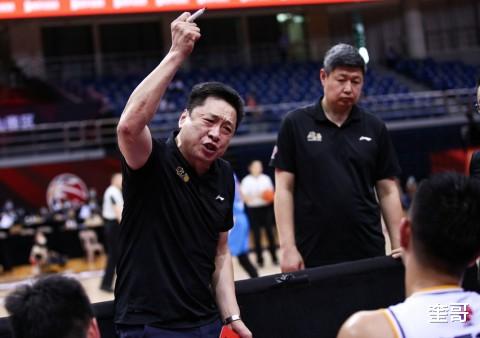 李春江|全华班爆冷出局，李春江的临场指挥，早已被杜锋拍在沙滩上了