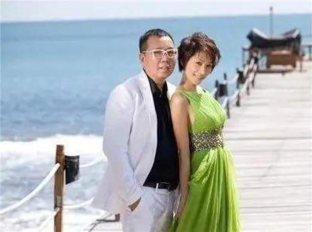 臆说古史|\＂最惨小三\＂徐凤华：“逼宫”7年终上位，入豪门3年却因患癌而死