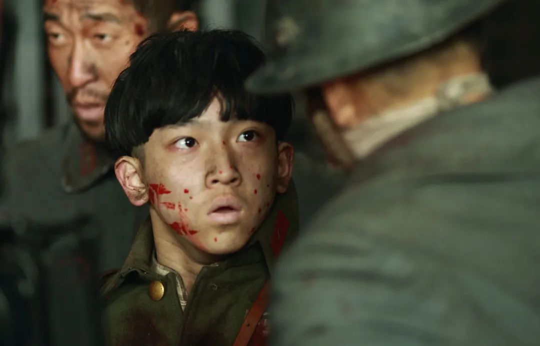 谢晋元|5.5亿就拍了个伪历史？大部分人没看懂《八佰》