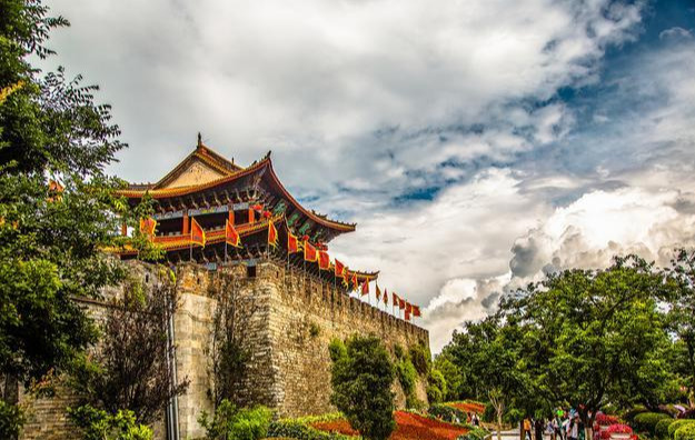 房价@云南即将出现的“空城”,人均工资仅为3000,房价却高达数万元