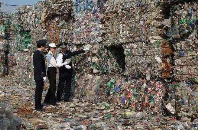 視中國禁令為無物，“洋垃圾”再次來襲，西方：不買也得買-圖3