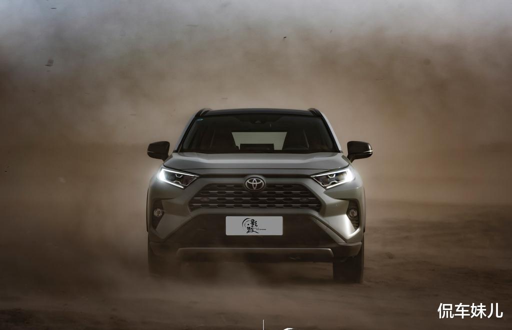 SUV|畅销“全球”的SUV，标配92号汽油，满箱跑1050km，还有四驱可选