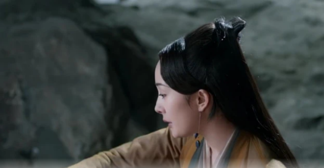 『凤九』三生三世: 白浅去天族找素锦算账，为什么凤九被挡在门外？原因让人非常心疼