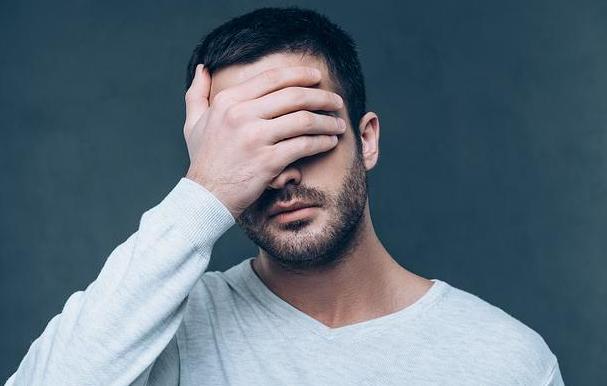 恶果|男性喜欢频繁“用手”?身体出现4个信号,或将面临5大恶果