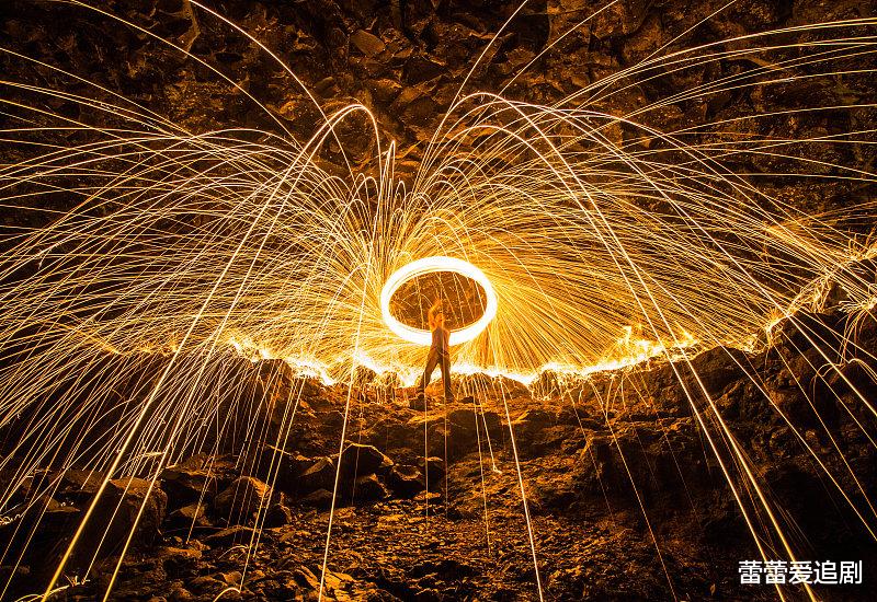 『火星』继火星男孩之后，一女子称来自3500年前，还有外星人的孩子？