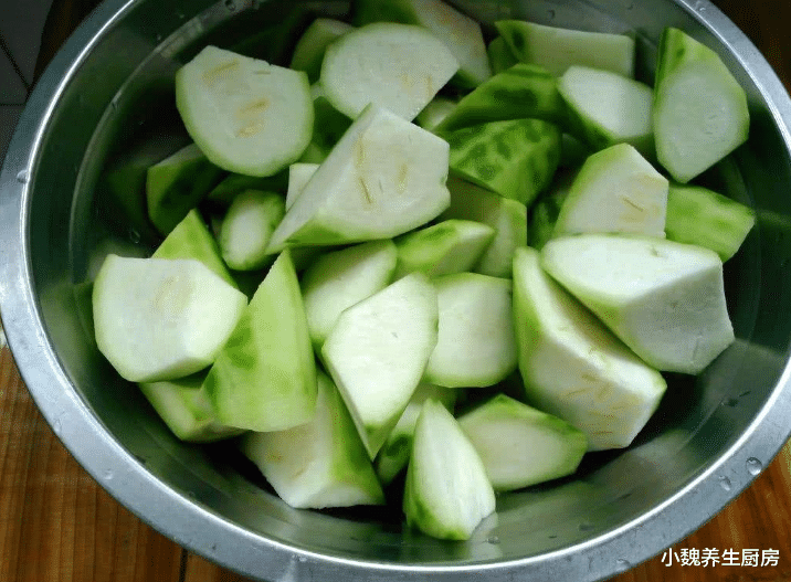「丝瓜」丝瓜和它是天生一对，7月多喝此汤，鲜到流口水，简单又营养
