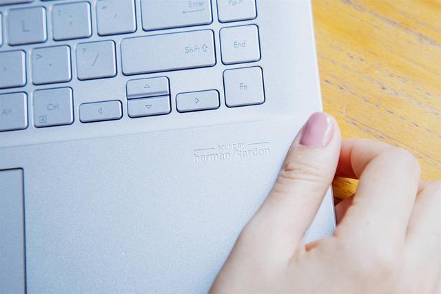 笔记本|i7＋幻彩白，这是a豆颜值与性能的巅峰，网友：白菜价？