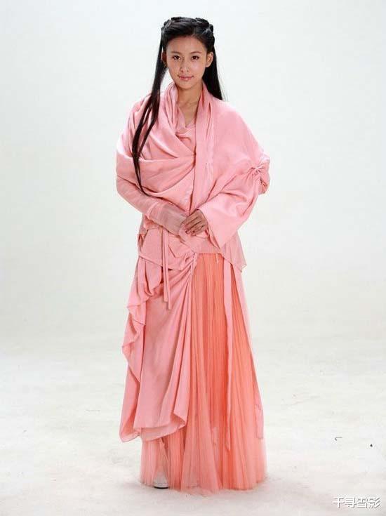 金庸|七年前这部金庸剧里的服装都是“清一色”的窗帘床单直接披上身