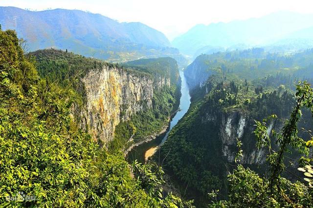 景区门票|又一景区游客爆满,号称“中国奇峡”,国家5A景区门票100元