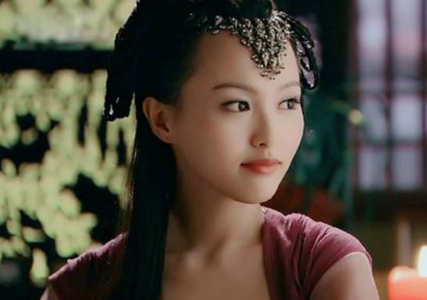 杨幂|《仙剑3》11年，成就胡歌，成就杨幂，她却因留长发恢复性别被毁