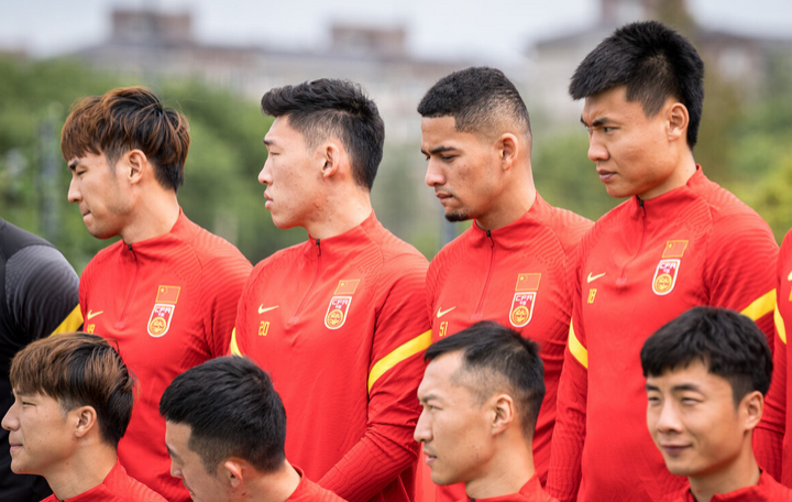 国足|重要消息！4名归化球员“已转会”国足，5人无进展冬窗或有2惊喜