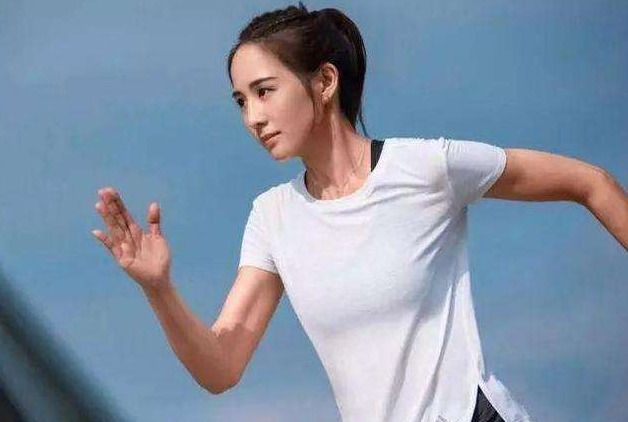 小米科技|小米上线99元“空调鞋”，叫板阿迪椰子：多个logo，你凭啥卖上千？