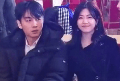 「陈晓」又被于正说中？陈晓与陈妍希走红毯全程不耐烦，真的还爱赵丽颖？