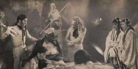 「西游记」为什么最老一版的西游记被封杀？看看里面的女妖精穿了啥