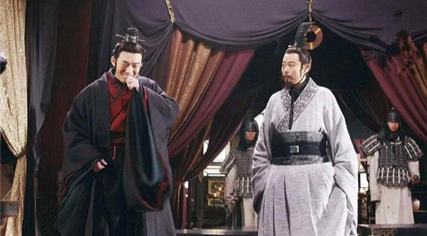 【】秦国公子池告诉大家：学会把球踢给领导，才能够在职场走的稳健