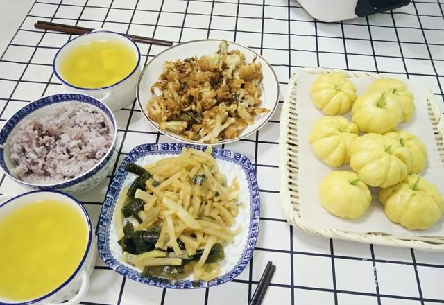 脑梗|42岁男子，深夜脑梗离世，医生：1种家常菜是祸根，害了不少人