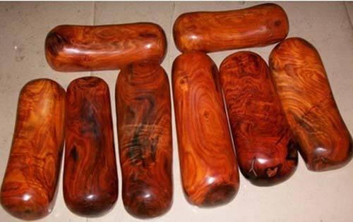 |同款大红酸枝红木家具，价格相差数十万，这都是因为商家黑心吗？