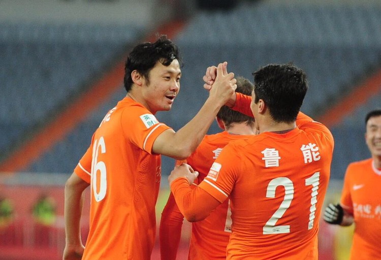 「青训」工资4000块，大连籍国脚退役回家乡担任小学教练，踏实做青训