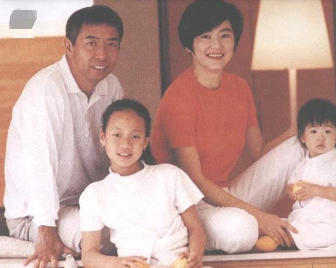 林青霞：秦汉说“错”了一句话，即使跪下，林青霞也没原谅他