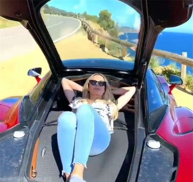 「迈凯伦」后备箱能当作“沙滩椅”来使用的迈凯伦，落地240万，国内很少见