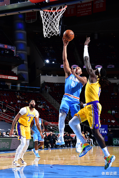 詹姆斯·哈登|17分惨败！火箭已成鱼腩，詹眉45+18+7还没出汗，哈登16中5耻辱一败