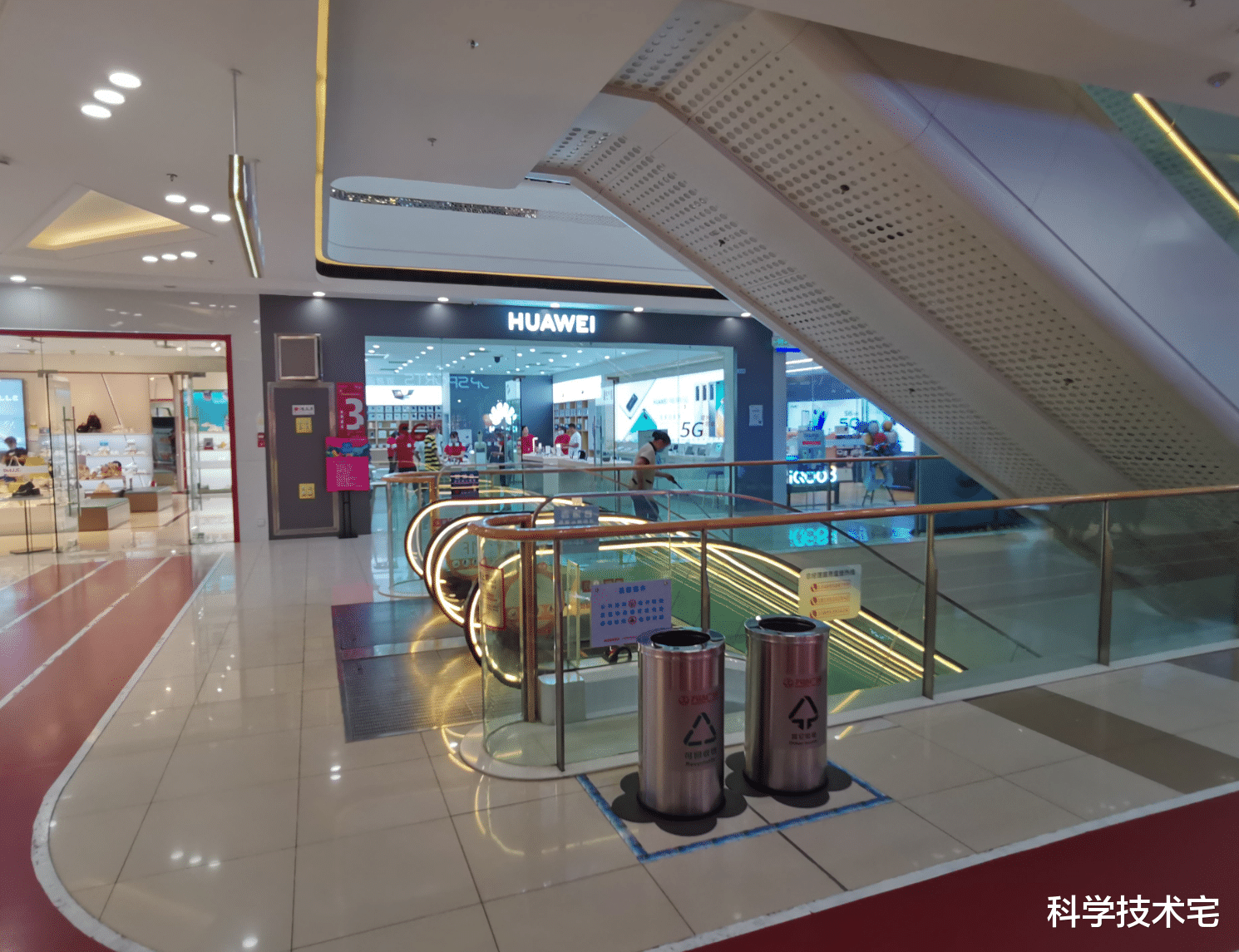 带货|华为、OPPO线下中低端机器配置较差，为何销量却很好？