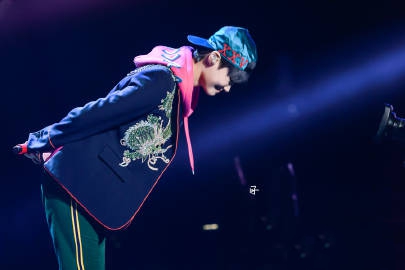 [李宇春]五月二十日，李宇春将携新歌在云昏礼相见，网友纷纷支持很期待。