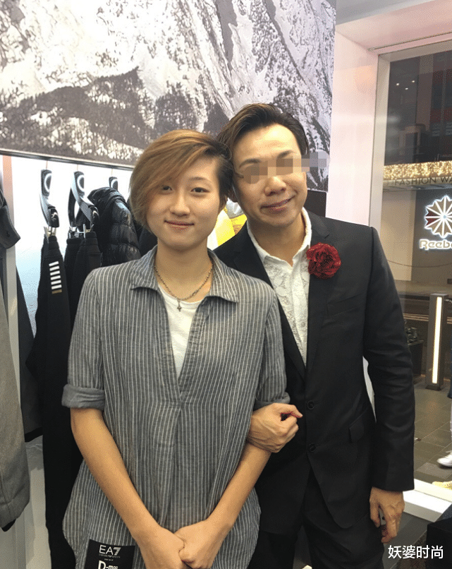【吴卓林】“小龙女”吴卓林晒近照，当看到她剃板寸头，像极了父亲年轻时