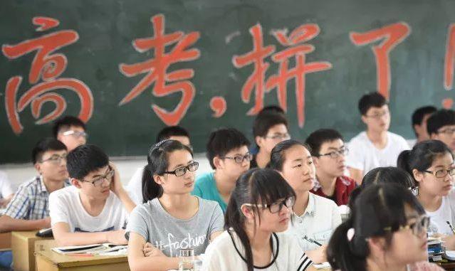 #作文#14年前写8000字作文反对高考,励志成作家的蒋多多,现在怎么样了