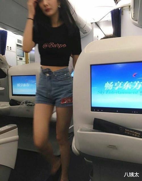 张萌:张萌瘦成那样坐下来腰上一堆肉,难怪秦岚说明星现实中瘦得像鬼