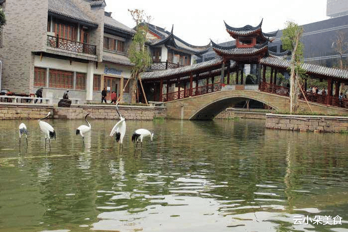 古镇|成都投资20万，耗时4年建成的景点，3天吸引13万游客，门票免费