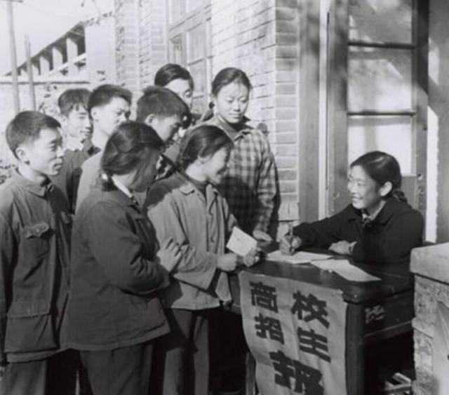 ：14年前那个故意交白卷，写8000字反对高考的女孩，现如今过得怎样