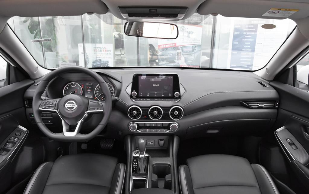 日产天籁|10.68万提辆新款日产天籁，行驶800公里后，车主：外观帅气油耗低