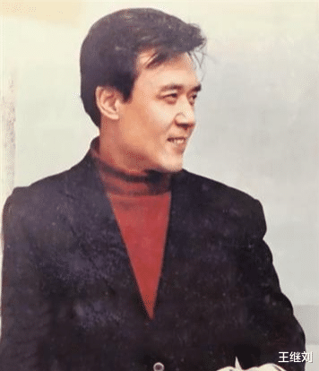 电影|80岁“老戏骨”达式常,娶大学同学恩爱54年,帅了一辈子的男人