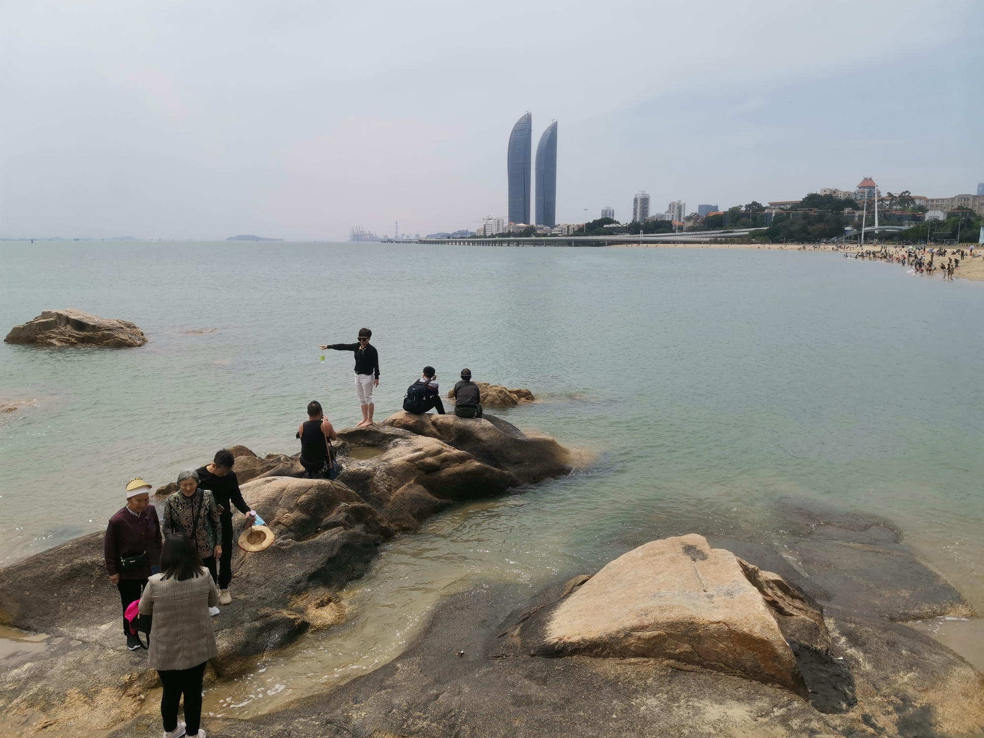 「厦门」厦门最接地气沙滩：沙子专程从外地运来，人多风景却极佳