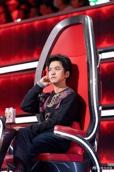 潘虹|《好声音》打响五强争夺战，李宇春为潘虹备战煞费苦心