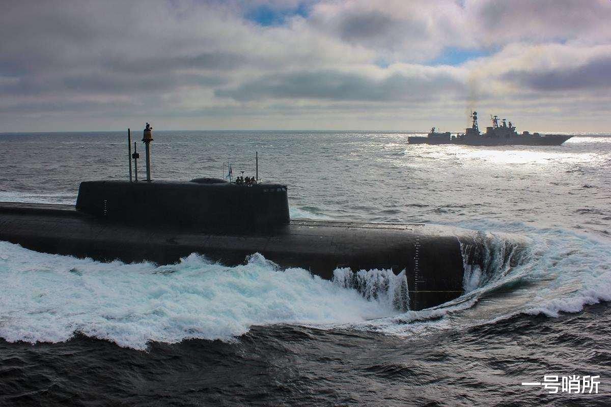 俄式抗議，攻擊型核潛艇直接在美國近海附近浮出水面：自由航行！-圖2